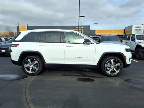 Used 2023 Jeep Grand Cherokee 4WD 4xe w/ Luxury Tech Group II image 27