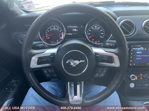 Used 2017 Ford Mustang Coupe RWD image 16