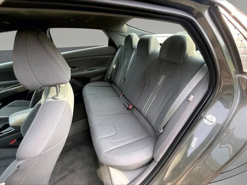 Used 2024 Hyundai Elantra SEL FWD image 26