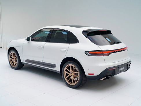 Used 2022 Porsche Macan image 3