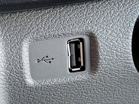 Used 2022 Ford E-Transit Medium Roof w/ Interior Upgrade Package image 6