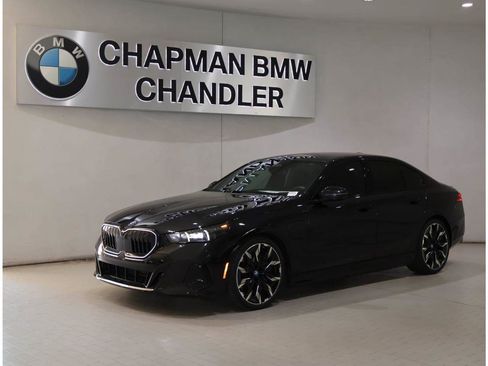 Used 2025 BMW 550e xDrive w/ Premium Package AWD/4WD image 1