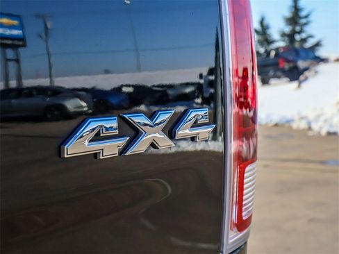 Used 2016 RAM 1500 Laramie w/ Convenience Group image 14