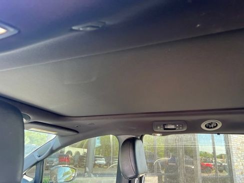Used 2019 Chrysler Pacifica Limited w/ Advanced Safetytec Group FWD image 13
