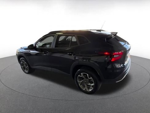 Used 2025 Chevrolet Trax LT image 10