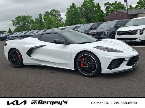 Used 2023 Chevrolet Corvette Stingray Premium Conv w/ Z51 Performance Package RWD image 3
