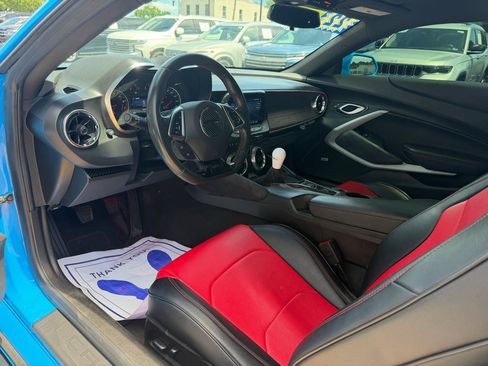 Used 2022 Chevrolet Camaro LT w/ Technology Package RWD image 10