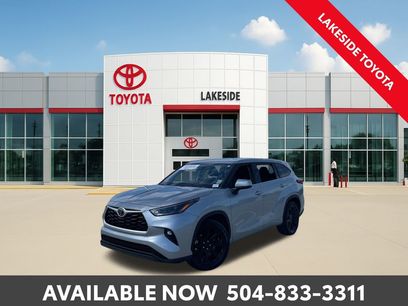 Certified 2022 Toyota Highlander LE