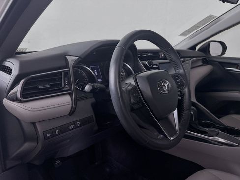 Used 2020 Toyota Camry SE FWD image 21