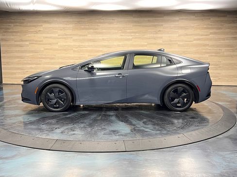 Used 2023 Toyota Prius Prime SE image 18