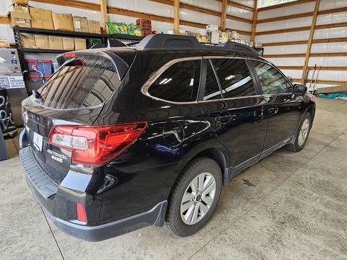 Used 2017 Subaru Outback 2.5i Premium AWD/4WD image 8