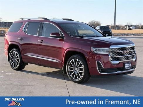 Certified 2021 GMC Acadia Denali w/ Denali Ultimate Package AWD/4WD image 2
