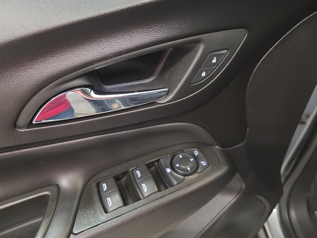 Used 2024 Chevrolet Equinox LT FWD image 21