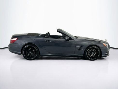 Used 2015 Mercedes-Benz SL 550 image 4