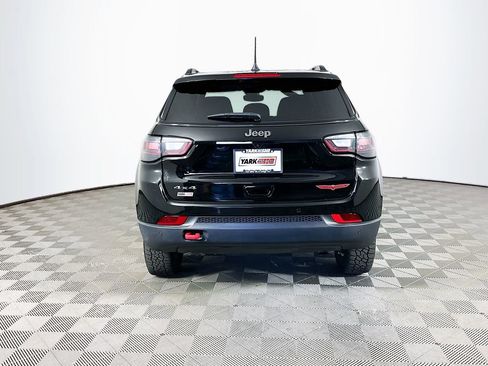 Certified 2025 Jeep Compass Trailhawk w/ Trailhawk Elite Group image 10