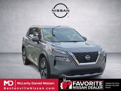 Used 2023 Nissan Rogue SL FWD image 1