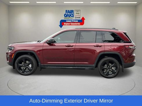 Used 2024 Jeep Grand Cherokee Limited w/ Luxury Tech Group II AWD/4WD image 11