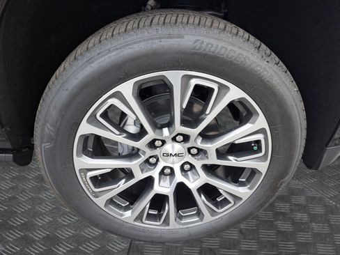 Used 2026 GMC Yukon XL Denali w/ Sun & Power Step Package AWD/4WD image 17