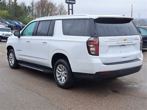 Used 2023 Chevrolet Suburban LT image 3