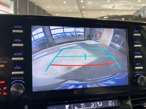 Used 2023 Toyota Sienna LE image 17