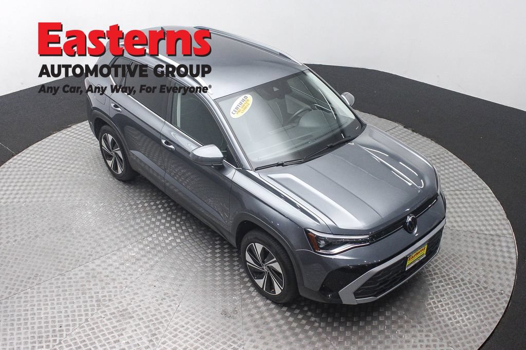 Used 2025 Volkswagen Taos SE AWD/4WD image 4