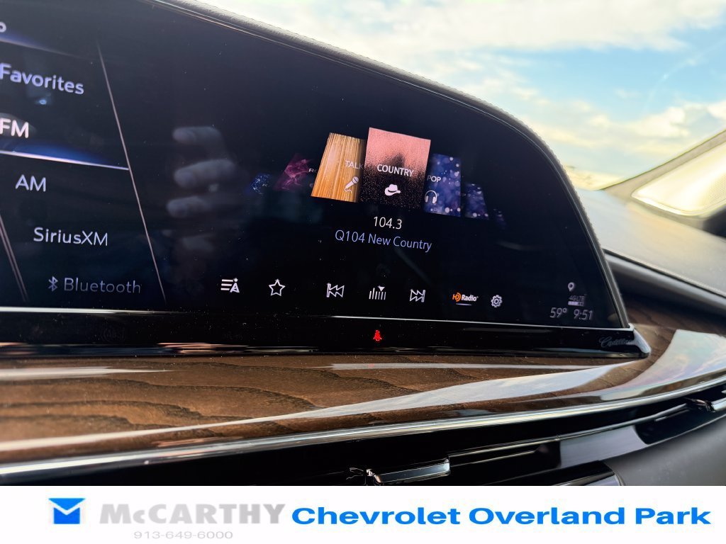 Used 2023 Cadillac Escalade Sport Platinum w/ LPO, ONYX Package AWD/4WD image 16