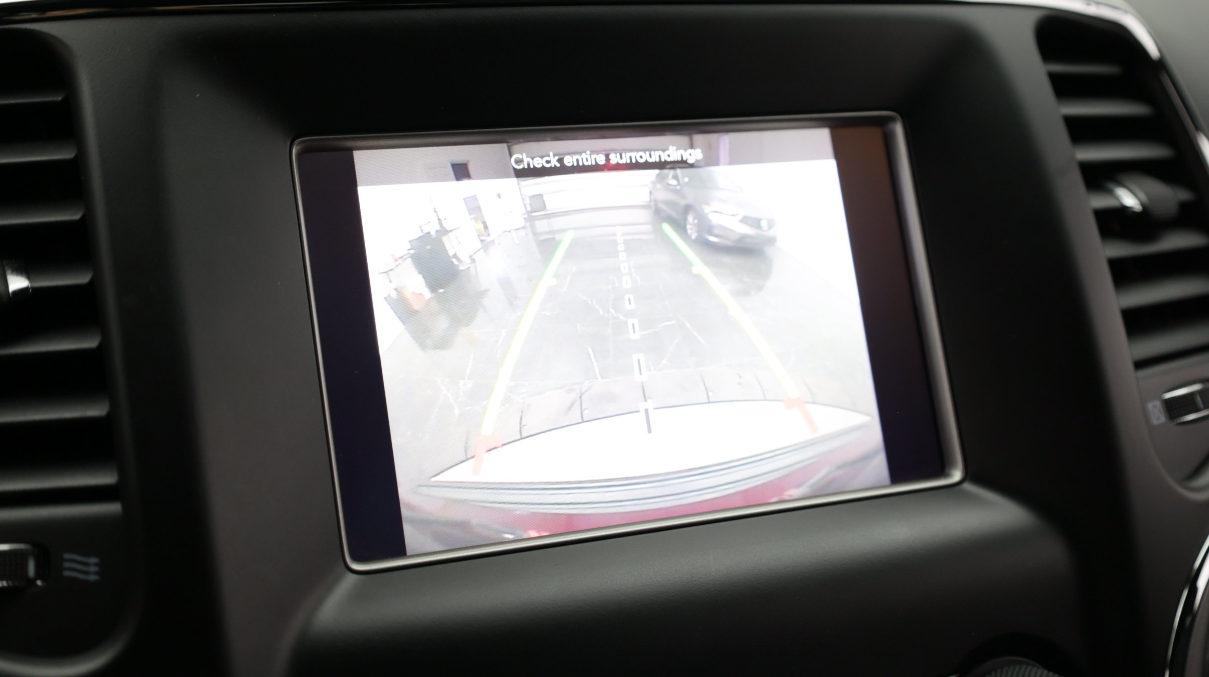 Used 2019 Jeep Grand Cherokee Laredo RWD image 29