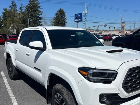 Used 2023 Toyota Tacoma TRD Sport AWD/4WD image 4