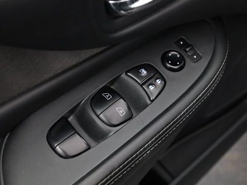 Certified 2025 Nissan Murano SV w/ Cargo Package image 12