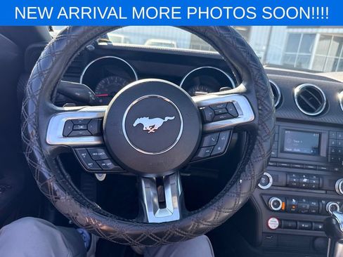 Used 2016 Ford Mustang Convertible RWD image 13