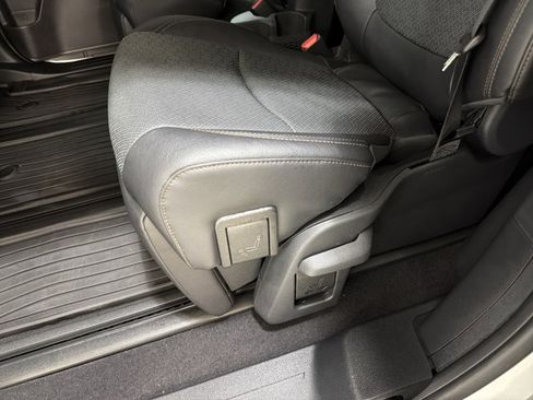 Used 2025 Toyota Sienna Limited AWD/4WD image 23