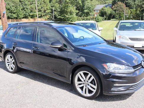 Used 2018 Volkswagen Golf S AWD/4WD image 8
