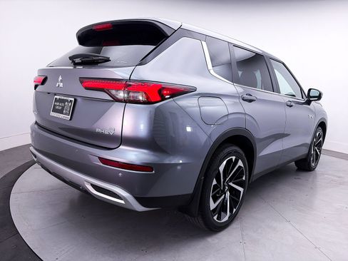 Used 2023 Mitsubishi Outlander SE AWD/4WD image 15