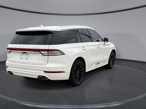 Used 2021 Lincoln Aviator Reserve w/ Equipment Group 208A RWD image 11