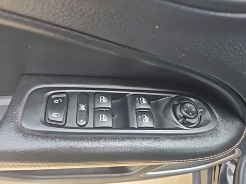Used 2018 Jeep Compass Latitude AWD/4WD image 11