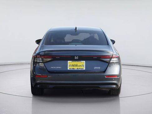 Used 2023 Honda Accord Touring image 7