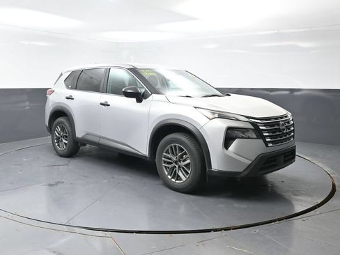 Used 2024 Nissan Rogue S FWD image 5