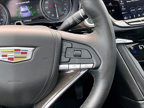 Certified 2025 Cadillac XT6 Premium Luxury w/ Platinum Package AWD/4WD image 21