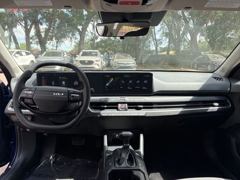 Used 2025 Kia K4 LXS image 32
