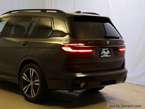Used 2026 BMW X7 xDrive40i w/ M Sport Package AWD/4WD image 8