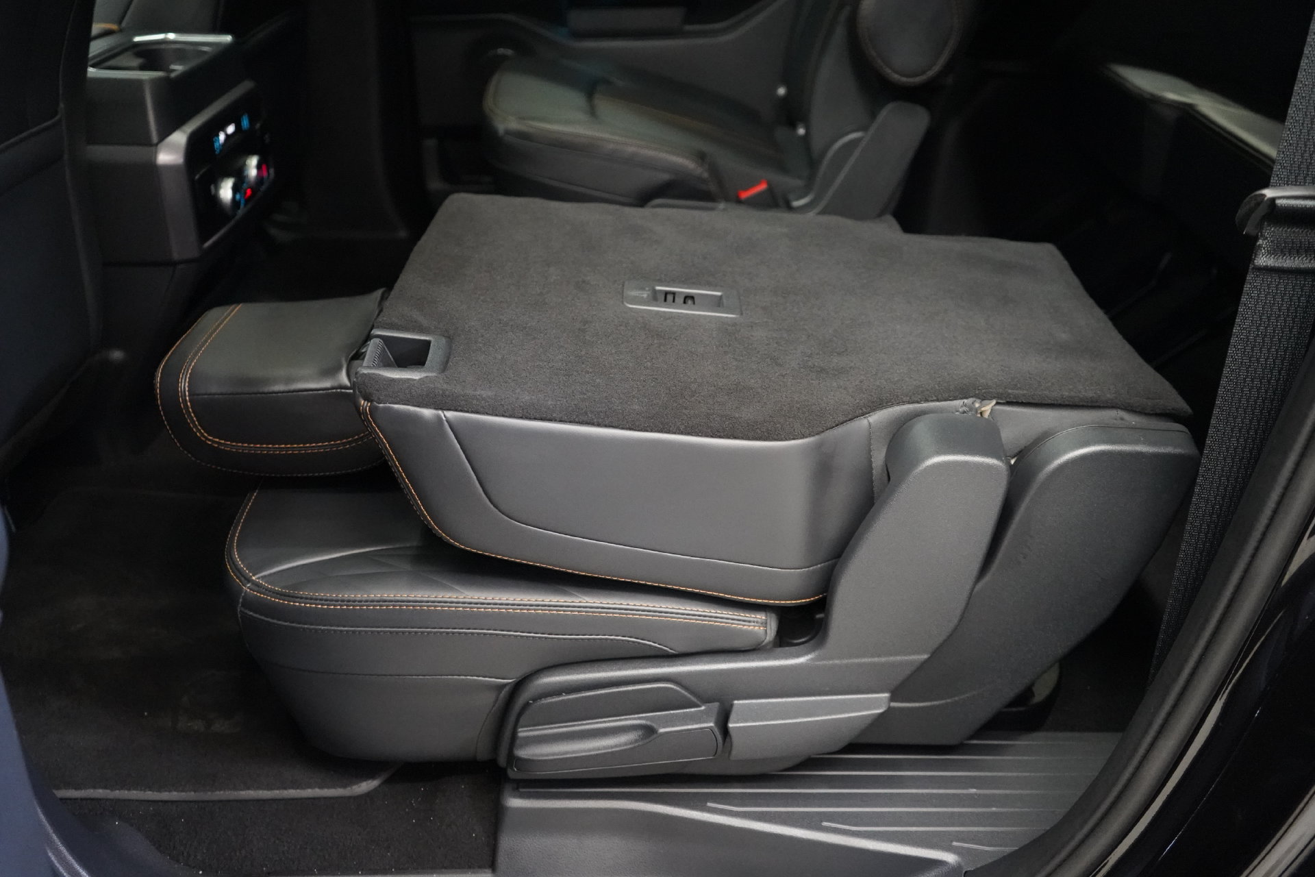 Used 2024 Ford Expedition Max Platinum AWD/4WD image 44