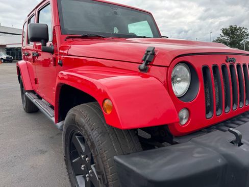 Used 2015 Jeep Wrangler Unlimited Sahara w/ Quic Order Package 23X image 12
