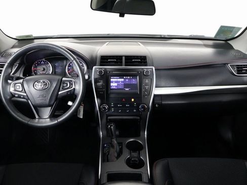 Used 2016 Toyota Camry SE image 8
