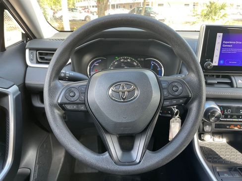 Used 2025 Toyota RAV4 LE image 27