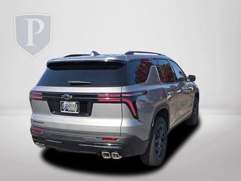 New 2026 Chevrolet Traverse LT w/ Midnight/Sport Edition FWD image 7