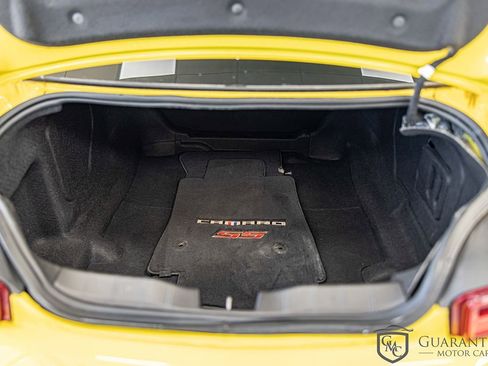 Used 2018 Chevrolet Camaro SS RWD image 16