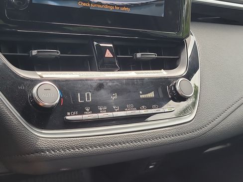 Certified 2024 Toyota Corolla SE FWD image 23