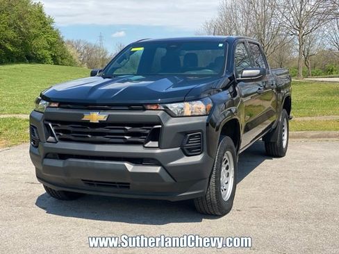 Used 2023 Chevrolet Colorado W/T image 3