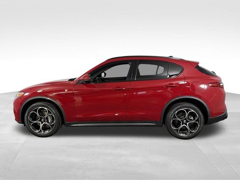 Used 2023 Alfa Romeo Stelvio Ti AWD/4WD image 10