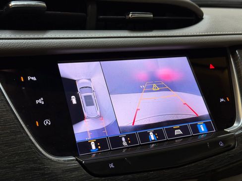 Used 2022 Cadillac XT6 Premium Luxury w/ Technology Package image 31